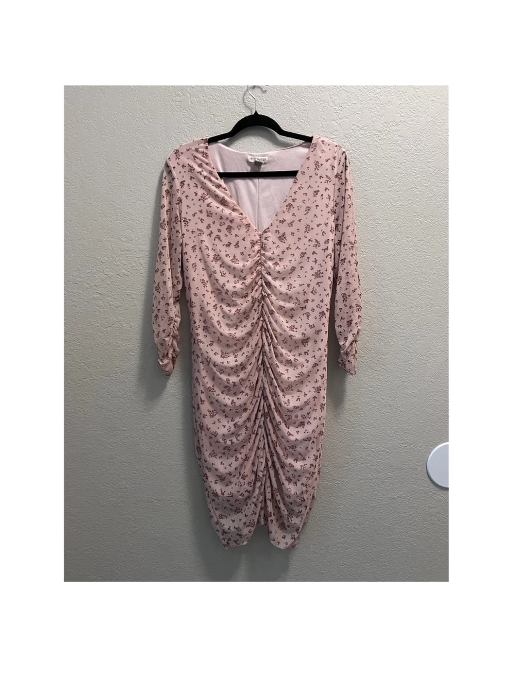 FESTI Pink Floral Bodycon Dress Mesh Ruched V-Neck 3/4 Sleeve Knee Length 1